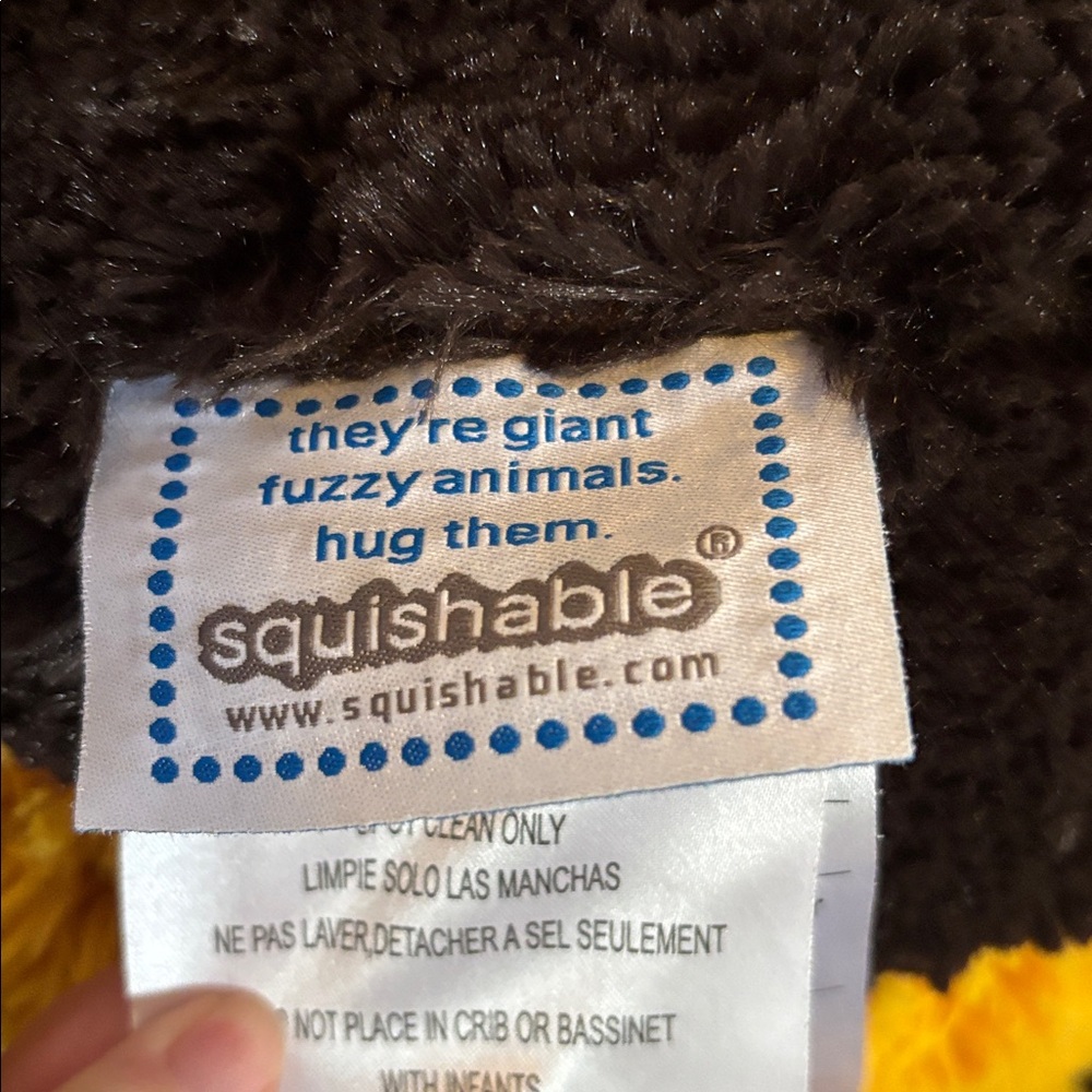 Squishable Fuzzy Bumblebee - Picture 4 of 6